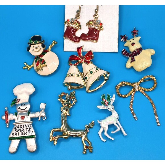Vintage LOT: JEWELRY Snowman Bell Reindeer Brooches Earrings XMAS is Coming! - Picture 1 of 9
